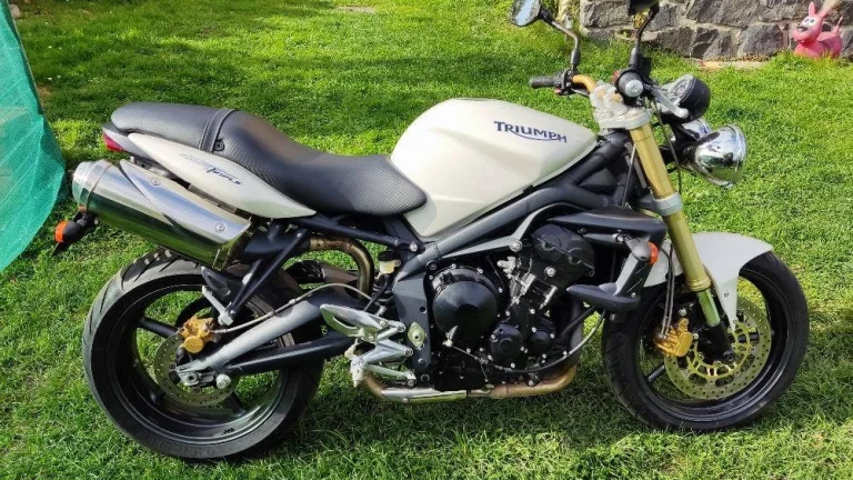 Triumph Street Triple 675 (2007) Super cena