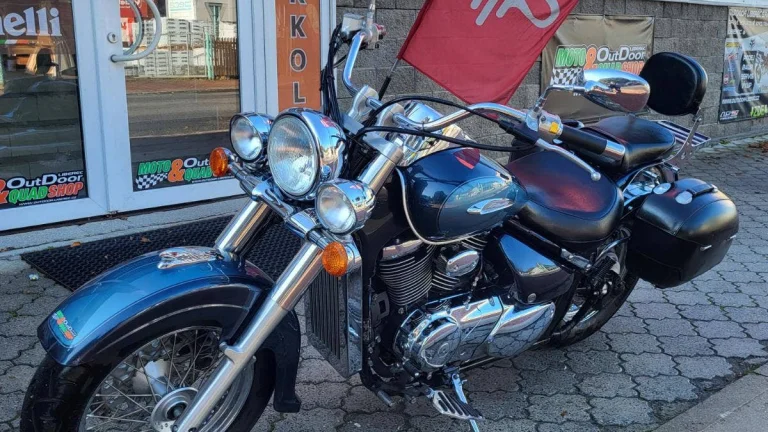 Suzuki VL 800 Intruder Volusia, 2x boční kufr, PO SERVISU, opěrka