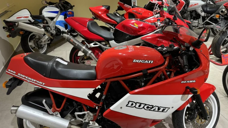 Ducati 900 Sport