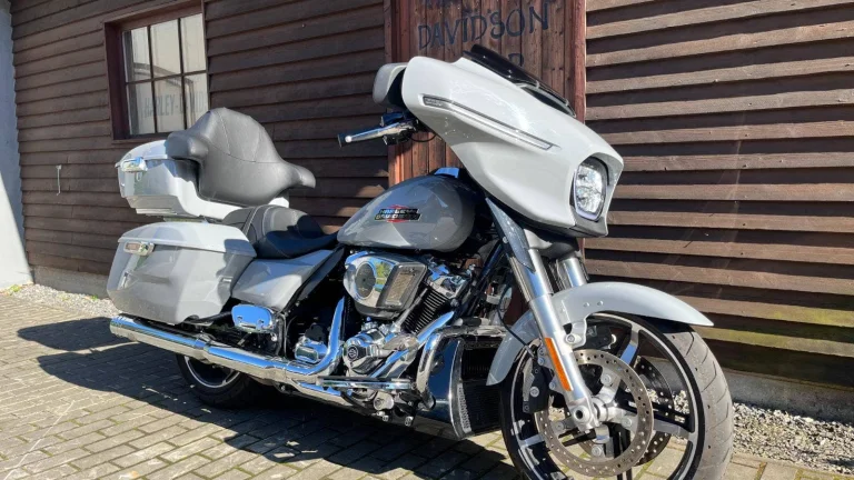 Harley-Davidson FLHX Street Glide