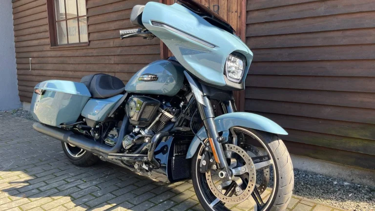 Harley-Davidson FLHX Street Glide