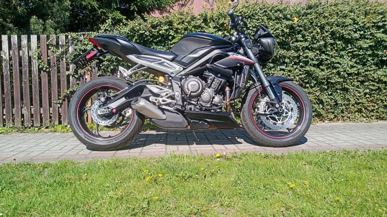 Triumph STREET TRIPLE RS