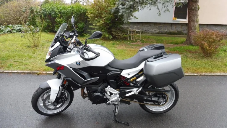 BMW F 900 XR