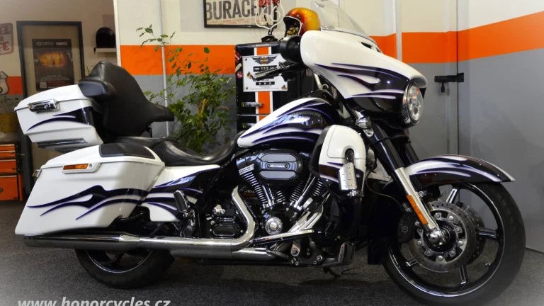 Harley-Davidson FLHXSE CVO Street Glide 110 Jekill Hyde / DPH / 1.majitel