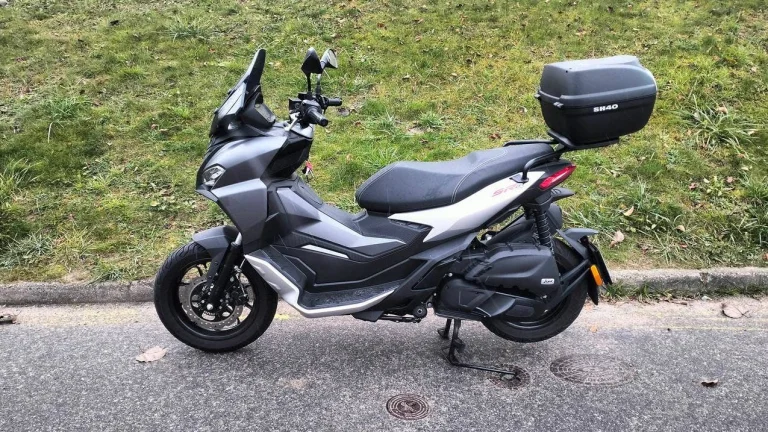 Aprilia SR GT 200