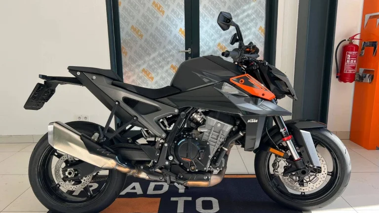 KTM 990 Duke + TechPack + záruka 3/28 | Předváděcí motocykl