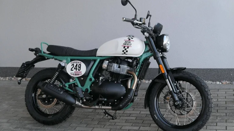 Royal Enfield Bear 650 Two Four Nine ( odpočet DPH ) NOVINKA | Nový motocykl