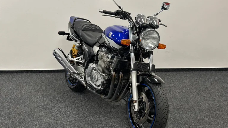 Yamaha XJR 1300
