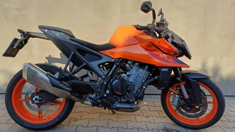 KTM 990 DUKE ORANGE 2024 | DEMO TECHPACK ZDARMA