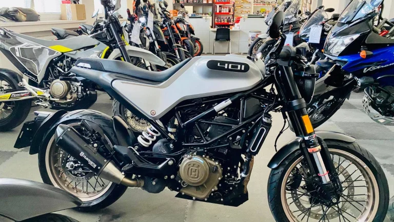 Husqvarna Vitpilen 401 = TOP STAV / VÝKON do 35 KW pro A2