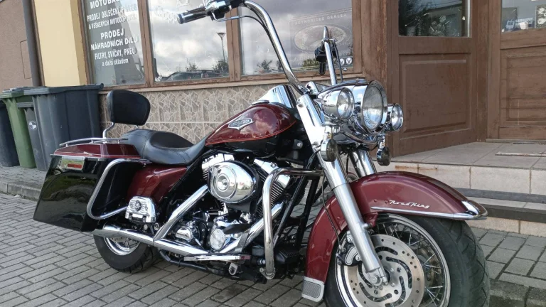 Harley-Davidson FLHRCI Road King Classic EU verze
