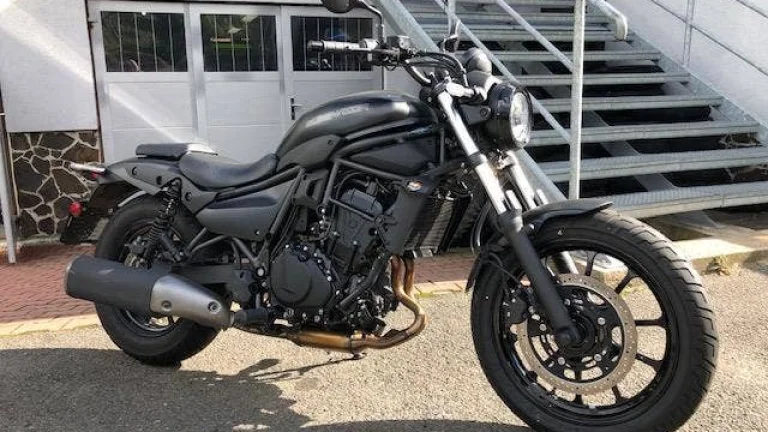 Kawasaki Eliminator 500 najeto 934km | Nový motocykl