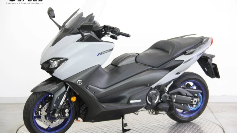 Yamaha T-Max 560