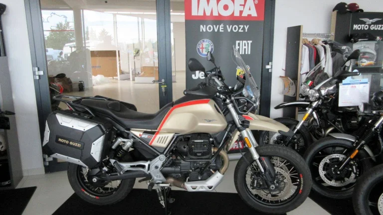 Moto Guzzi V 85 TT TRAVEL e4