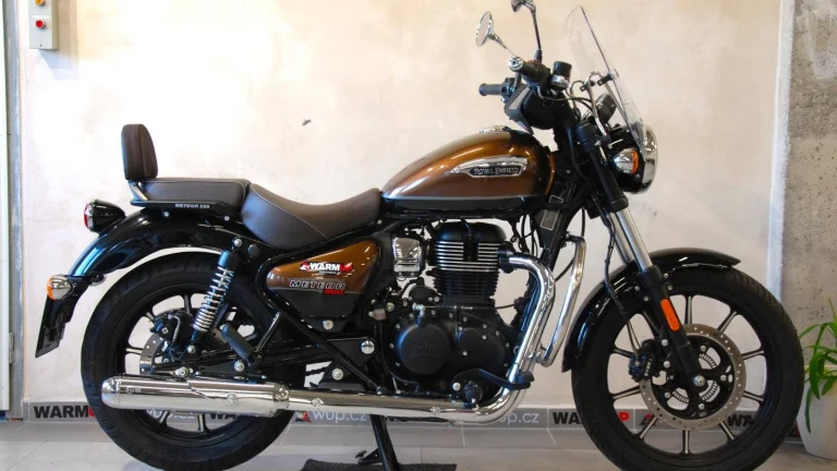 Royal Enfield Meteor 350 - krásný stav, nyní po garanční prohlídce - SERVISKA