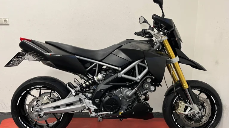 Aprilia Dorsoduro 750 ABS, SERVISKA