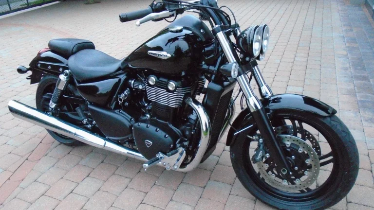 Triumph Thunderbird Storm 1700