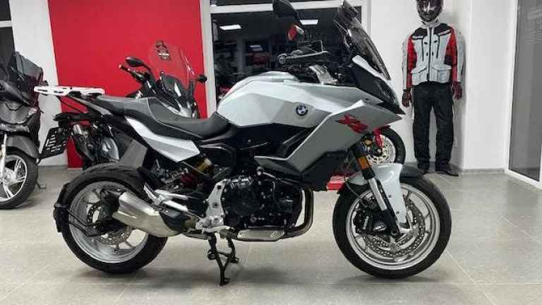 BMW F 900 XR