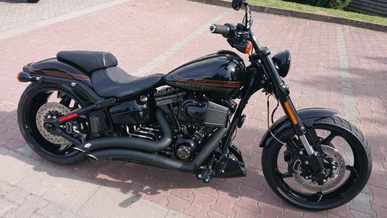 Harley-Davidson FXSE Softail Breakout CVO Pro Street