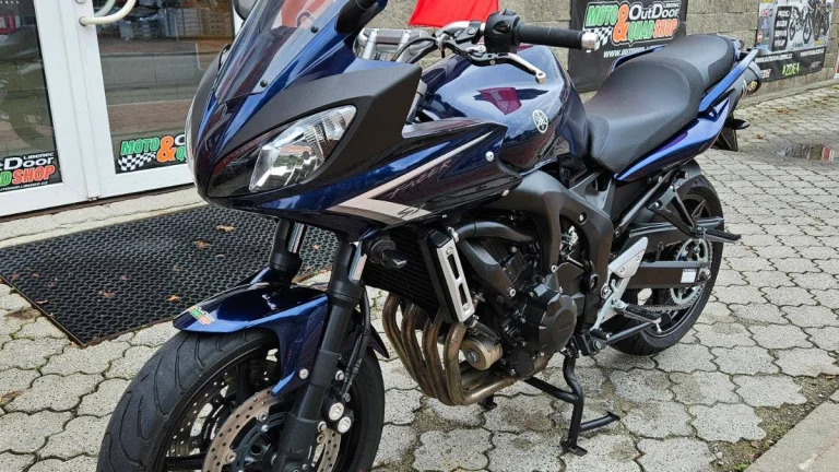 Yamaha FZ 6 S2 Fazer, laděný výfuk s tlumivkou, pěkný stav