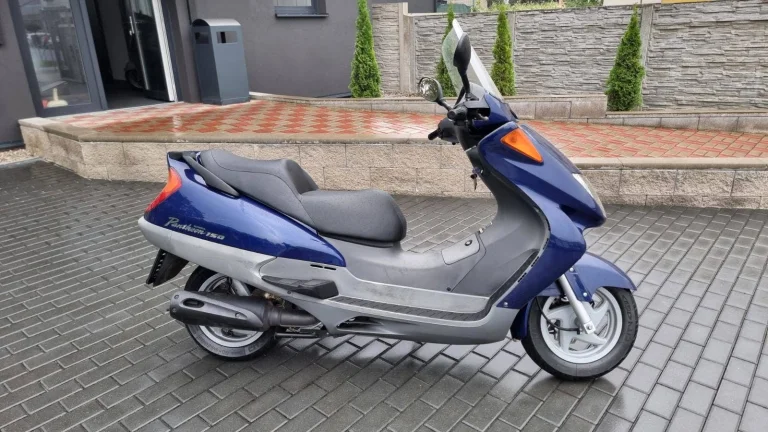 Honda FES 150 Pantheon