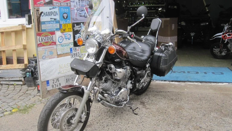 Yamaha XV 750 Virago již s vystavenou SPZ