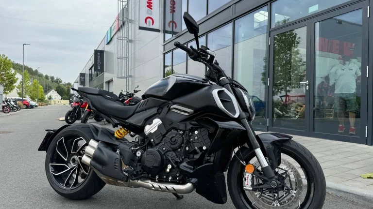 Ducati Diavel V4 | Předváděcí motocykl