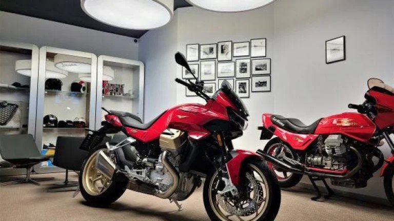 Moto Guzzi V 100 Mandello - výprodej skladu | Nový motocykl