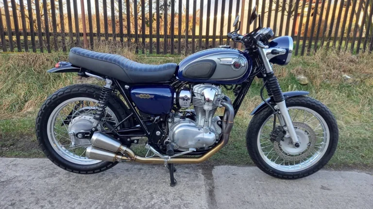 Kawasaki W 800 Top stav, servisní knížka