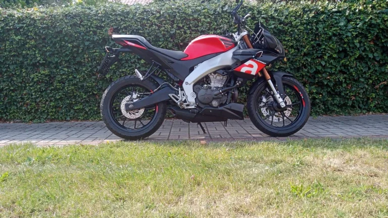 Aprilia TUONO 125