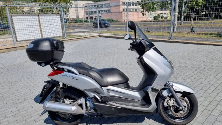 Yamaha X-Max 250