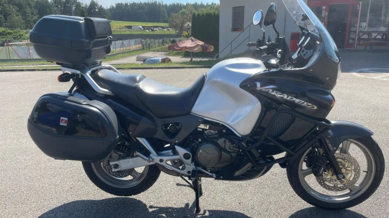 Honda XL 1000 V Varadero 2001 68tkm koupeno nové v ČR