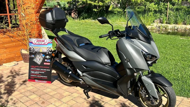 Yamaha X-Max 300