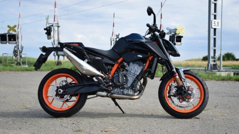 KTM 890 DUKE R 2023 | ZÁKAZNICKÝ INZERÁT