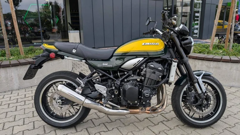 Kawasaki Z 900 RS Předváděcí SUPER CENA | Nový motocykl