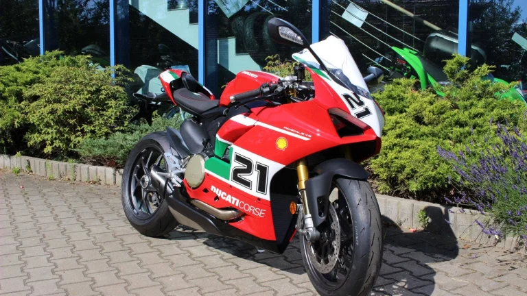Ducati Panigale V2 Bayliss 1st Championship 20th Ann 2024 SKLADEM | Nový motocykl