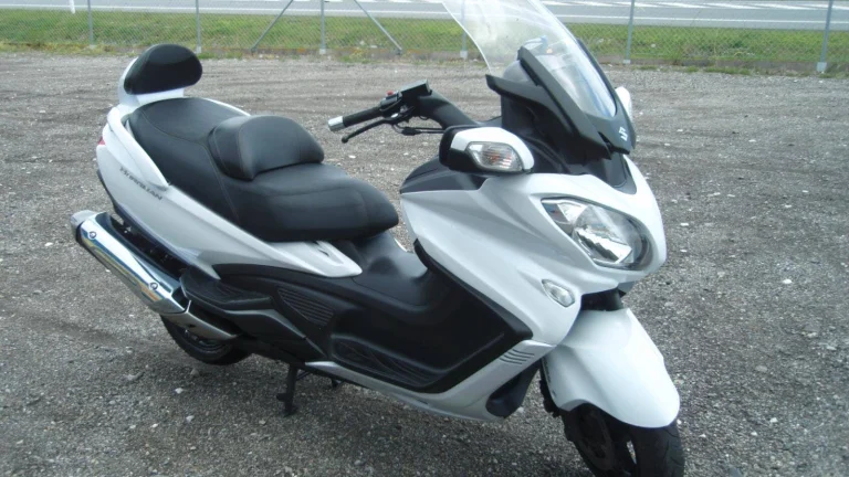 Suzuki Burgman 650 Executive , TOP STAV