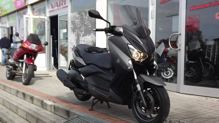 Yamaha X-Max 400
