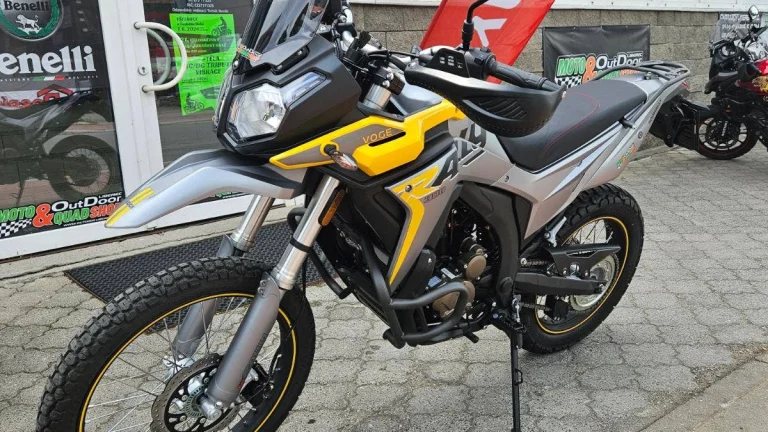 Voge 300 Rally, najeto pouze 308 km, stav nového stroje