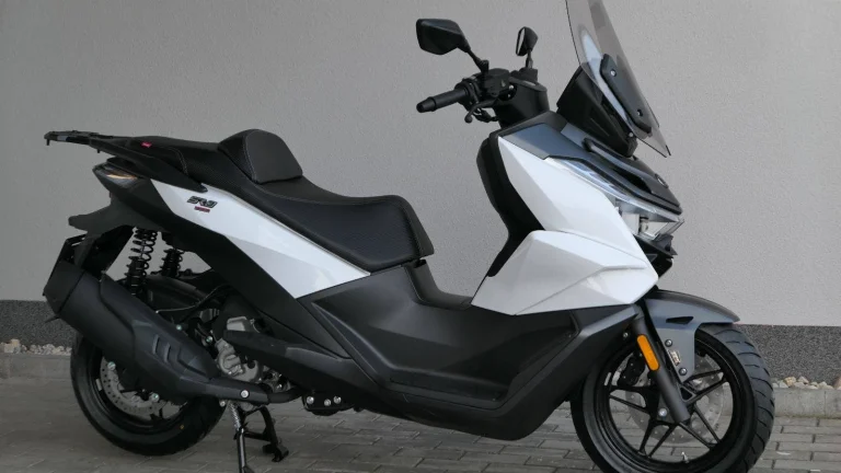 Voge SR3 250i White ( odpočet DPH ) NOVINKA 2025 | Nový skútr