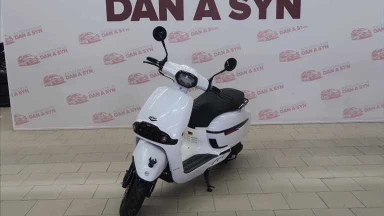Keeway SIXTIES 125 BÍLÁ GW - EURO 5 | Nový skútr