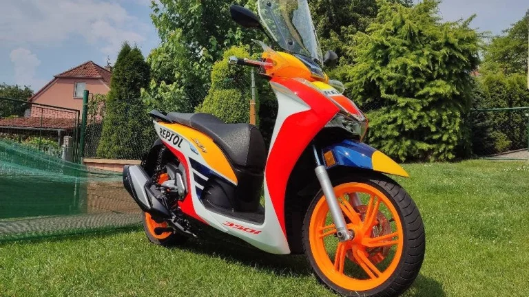 Honda SH 350 i REPSOL Limited edition (2022) po servisu
