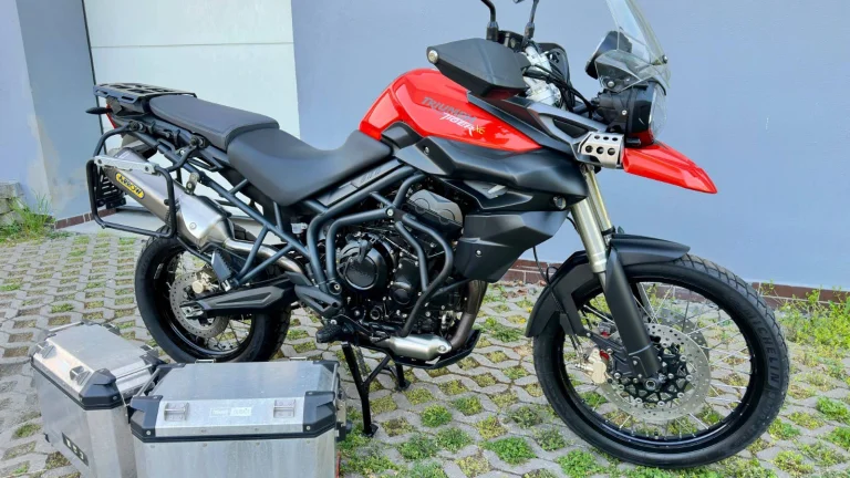 Triumph Tiger 800 XC mnoho doplňků