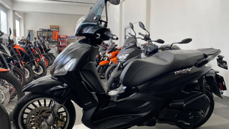 Piaggio Beverly 300 ABS ASR POLICE = LIMITOVANÁ EDICE