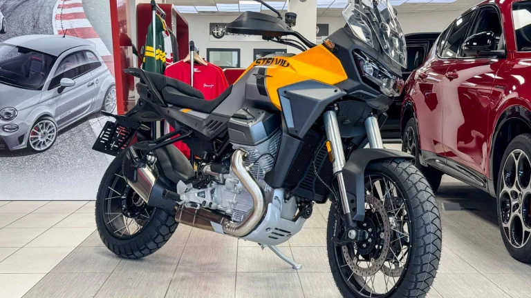 Moto Guzzi V 100 Stelvio - výprodej skladu | Nový motocykl
