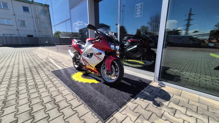 Yamaha YZF 1000 R Thunderace