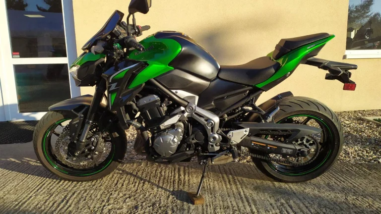 Kawasaki Z 900 Akrapovič