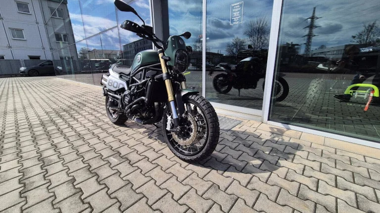 Benelli Leoncino 800 Trail