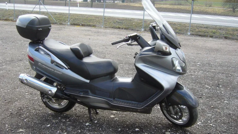 Suzuki Burgman 650 Executive , SERVISNÍ KNÍŽKA