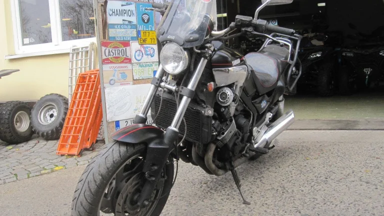 Yamaha FZX 750